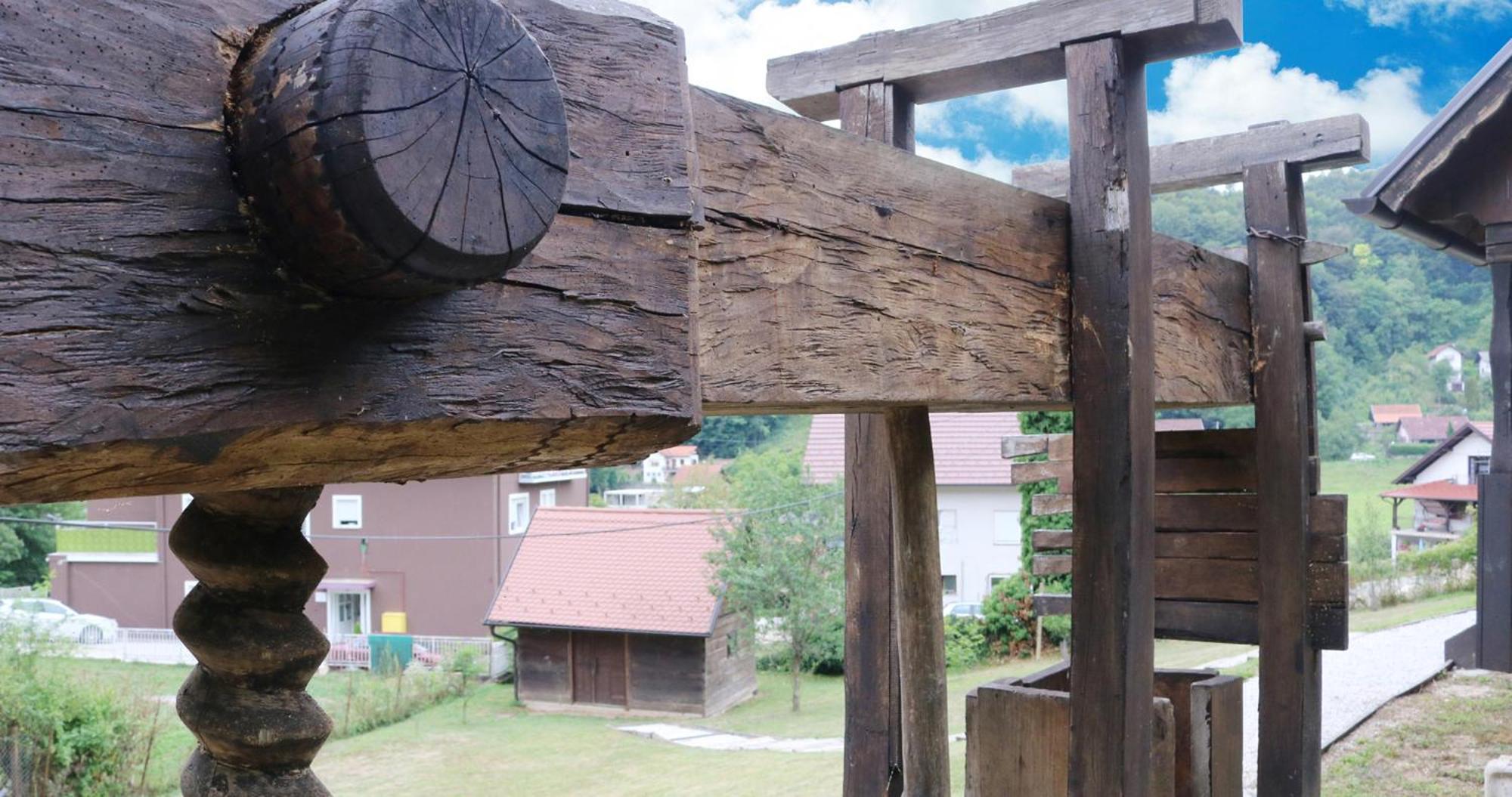 Tradicionalna Zagorska Drvena Kuca Stara Murva توهيلجسكي توبليس المظهر الخارجي الصورة